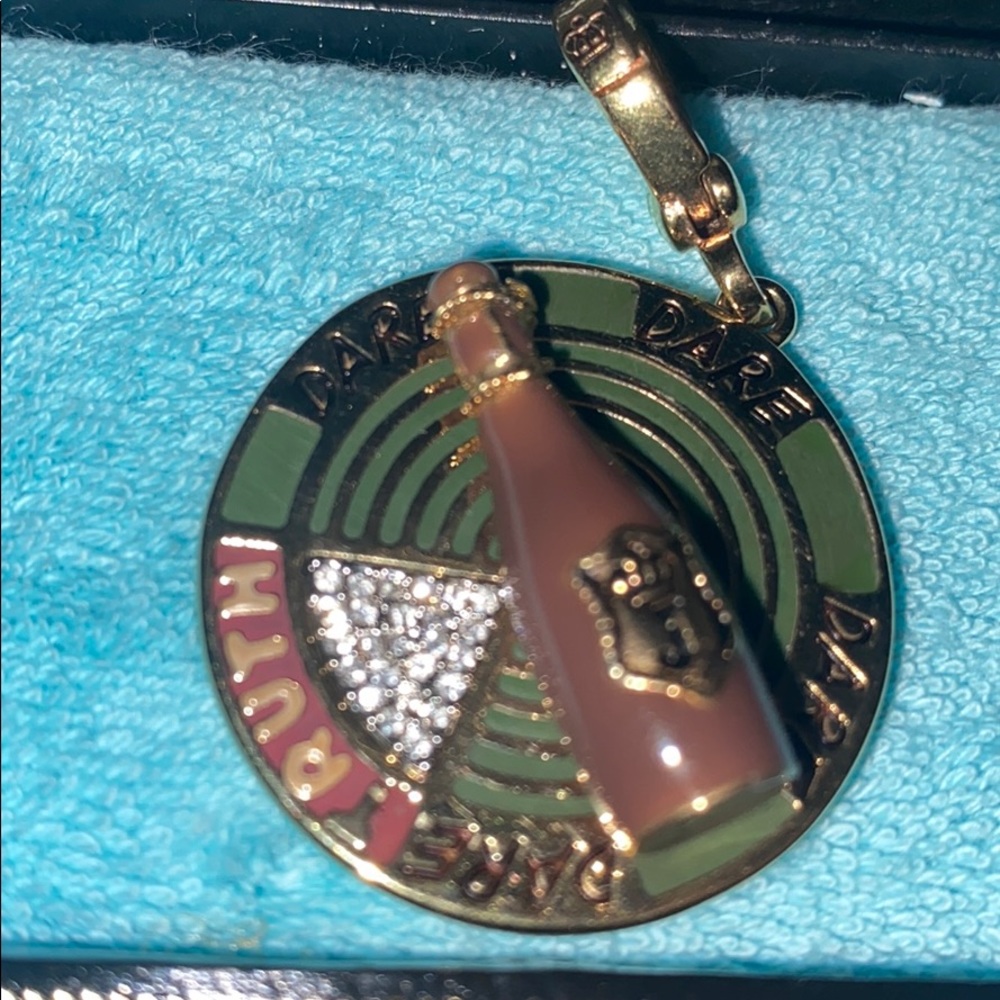 New RARE HTF Juicy Couture SPIN THE BOTTLE CHARM - Picture 5 of 6